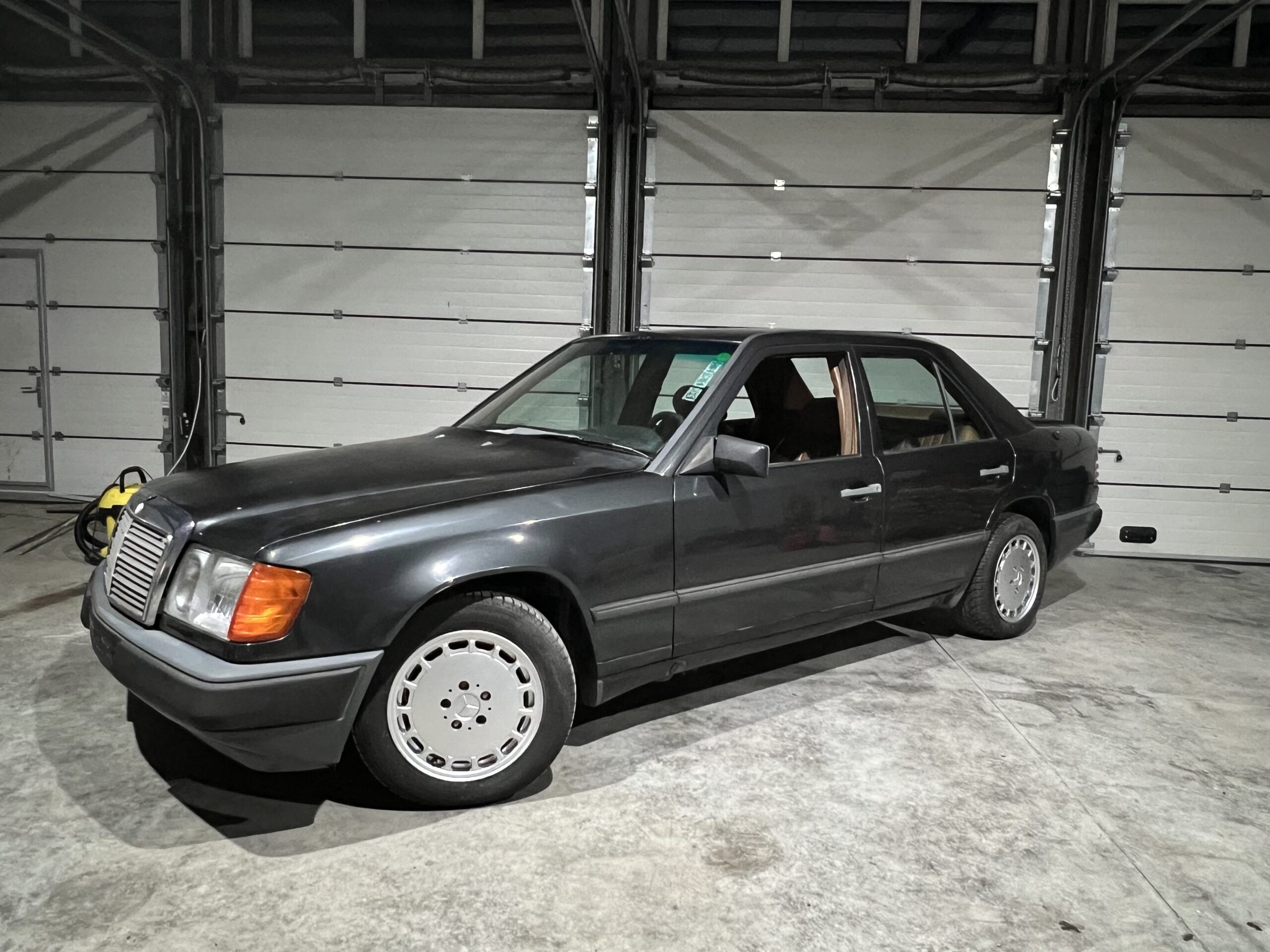 Mercedes w124 260E